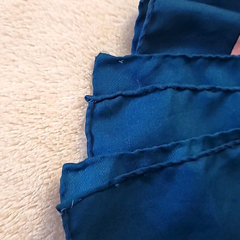 Beautiful Scarf - Picture 7 of 7